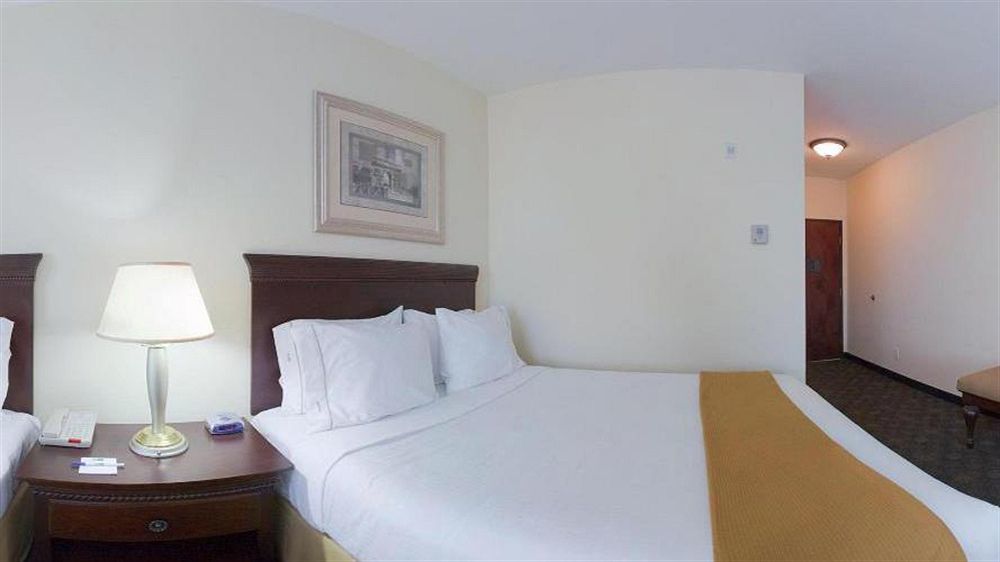 Holiday Inn Express Pearland By Ihg Bagian luar foto